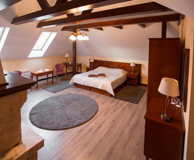 Джуниор Сюит